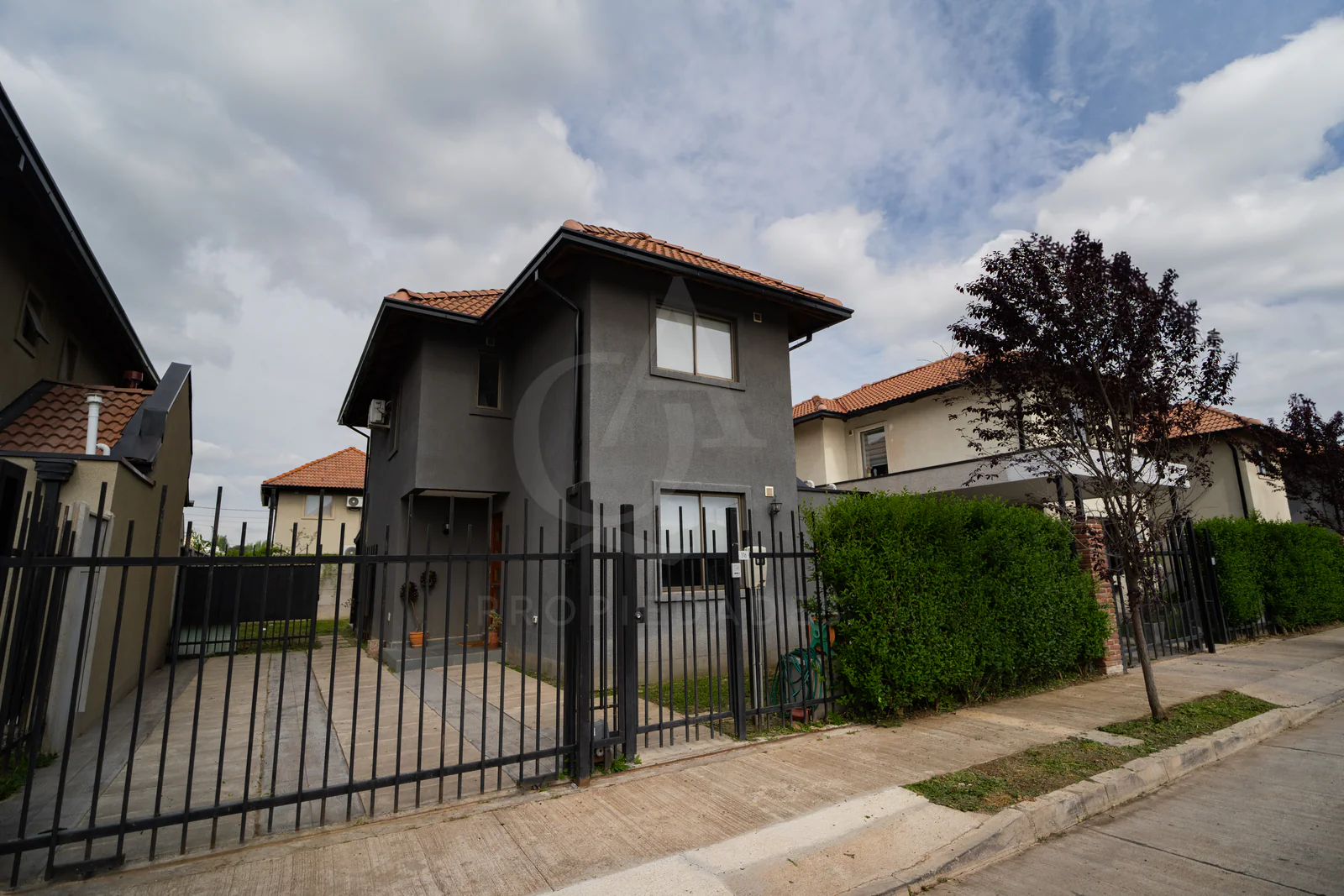 Casa en Venta, Hacienda Esmeralda, Talca. - Condominio Cerrado - Imagen 1 de 17