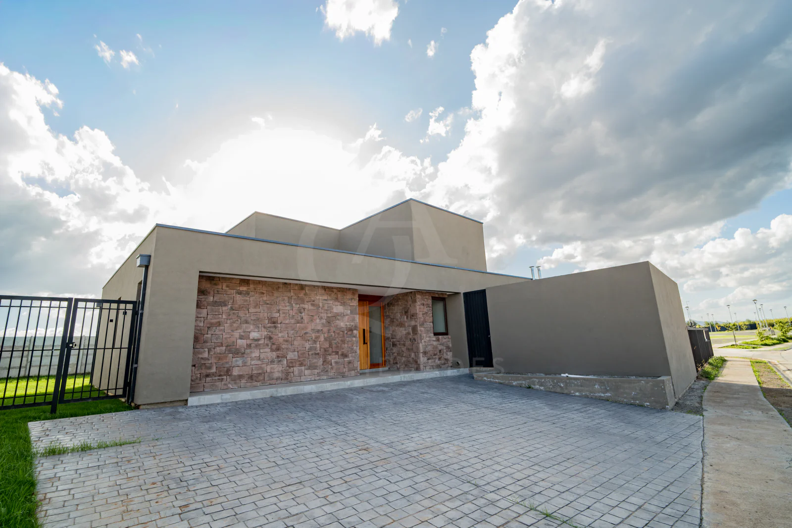 Casa en venta en Talca - Casa Mediterranea en venta, Reserva Las Rastras, Talca.